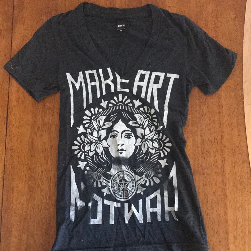 Obey v neck t shirt