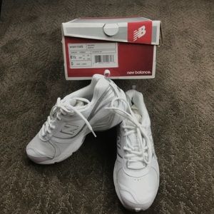 New balance womens 8.5 walking shoes