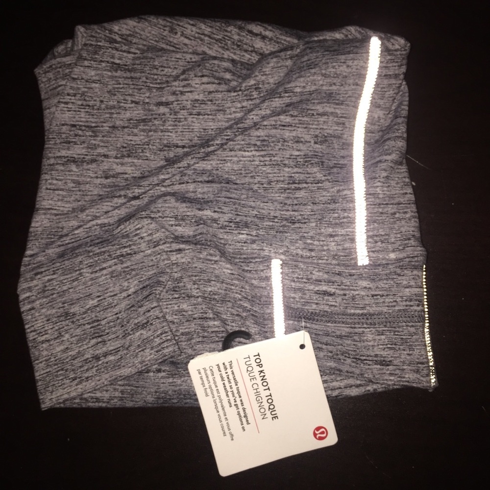 NWT Lululemon top knot toque