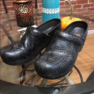 Leather Tooled Danskos