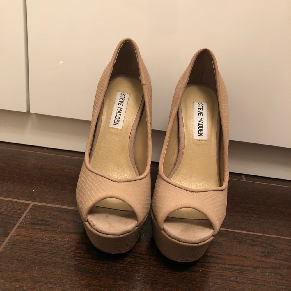 Steve Madden Dusty Pink Textured Pumps
