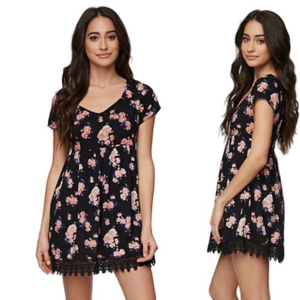 NWT✨ PacSun LA Hearts Floral Dress Crochet Trim