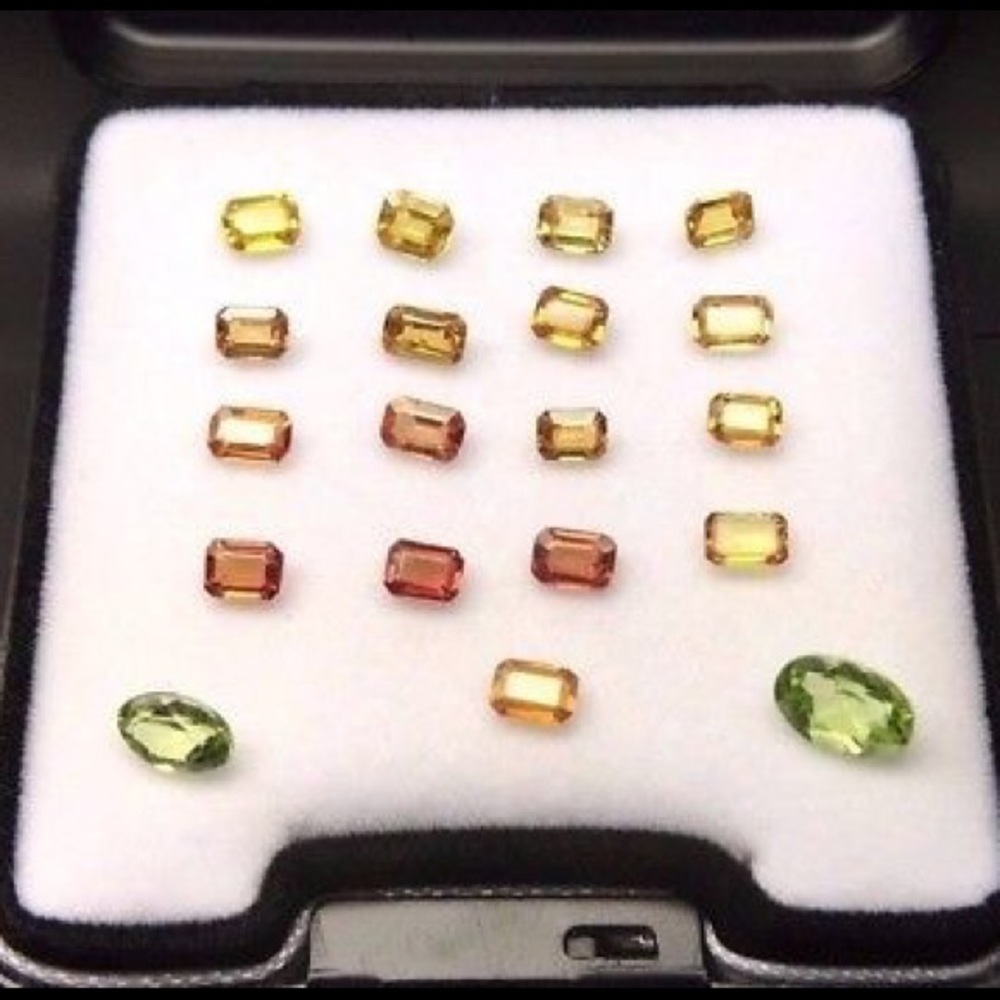 Loose gemstones orange sapphires