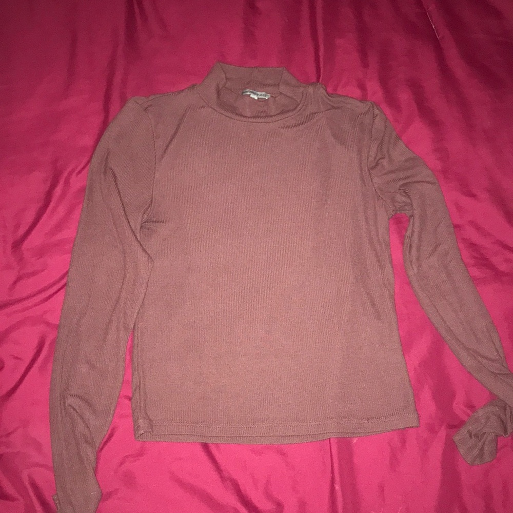 Faded purple/burgundy turtle neck