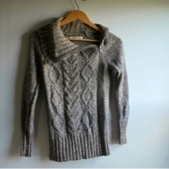 Old Navy wool sweater - Picture 2 of 4