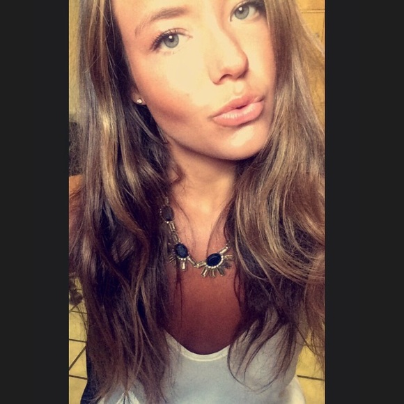 Meet your Posher, Julie - Picture 4 of 6