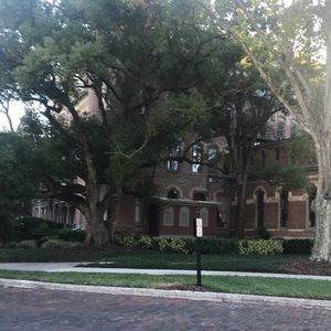 Meet your Posher, Julia