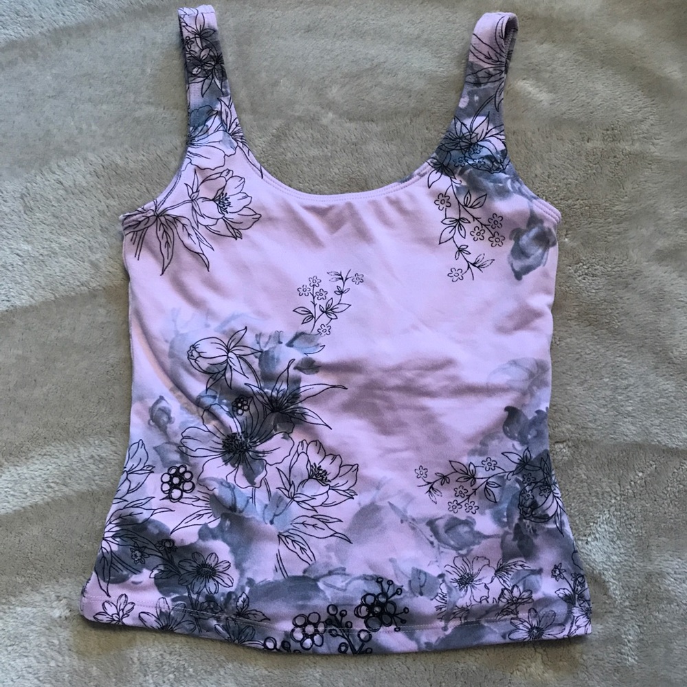 Lavender print top 🇺🇸