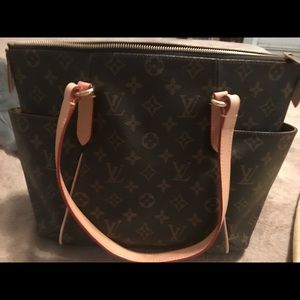 Louis Vuitton selling For a friend