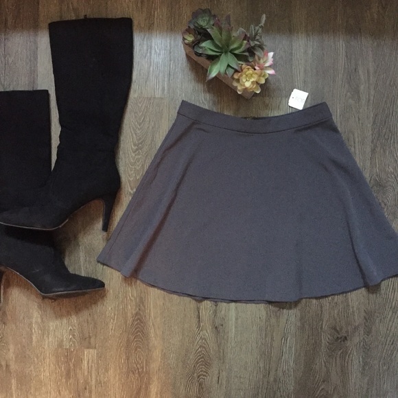 Forever 21 Dresses & Skirts - NEW Forever 21 Dark Grey Skirt Size Small