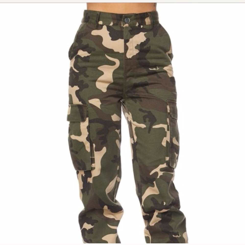 💥SOLD 💥💥 Camo cargo pants