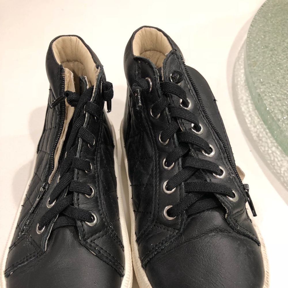 Cool kids sneakers