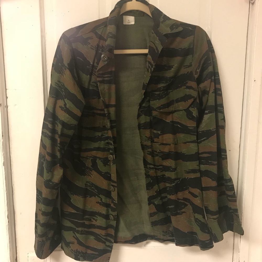 Urban Outfitters Camo Jacket size Small