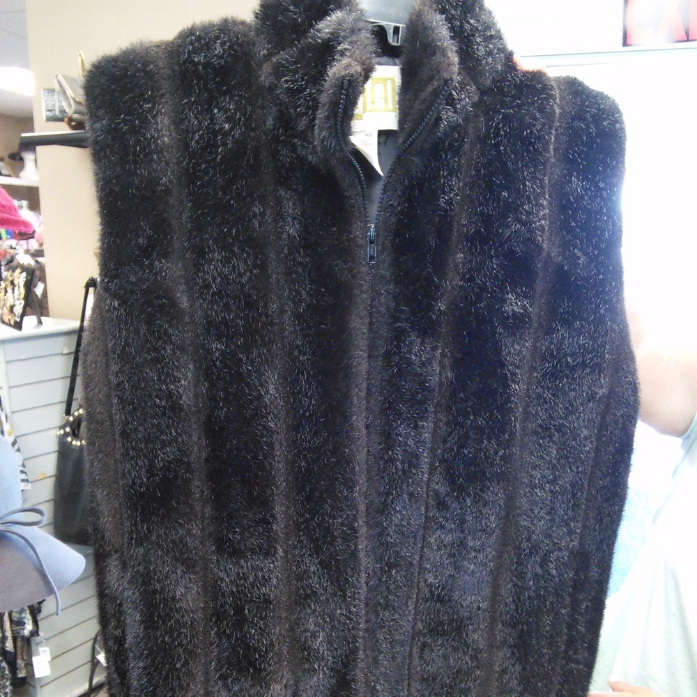 Duffel women faux fur vest sz large/x-large