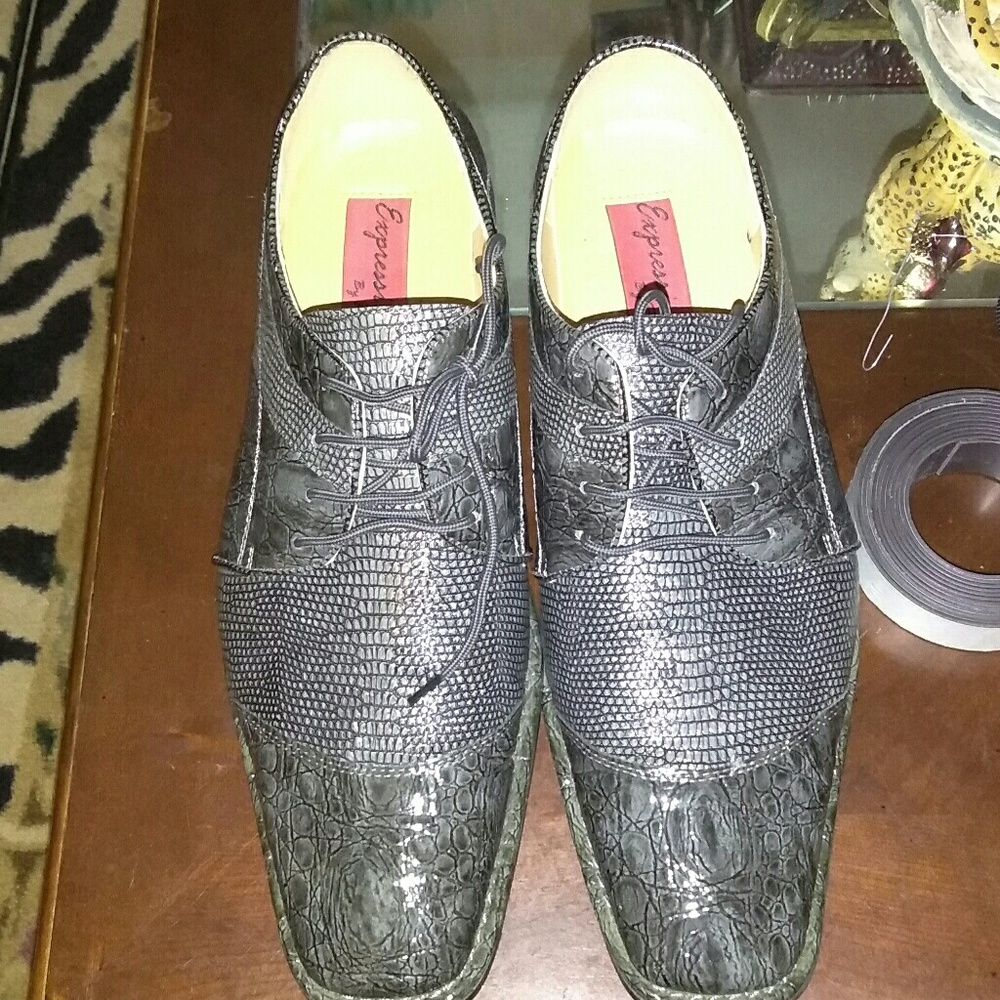 Men's dress shoes