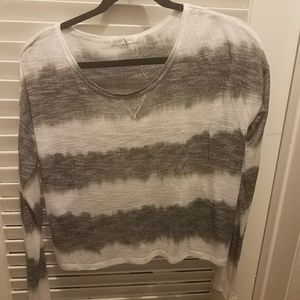 Aeropostal grey and white blouse