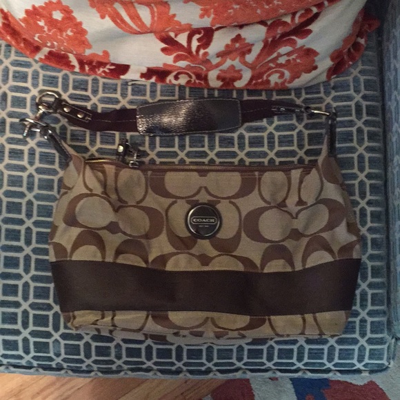 NEW CHEAPER PRICE FOR HOLIDAYS Vintage Coach purse - Picture 1 of 4