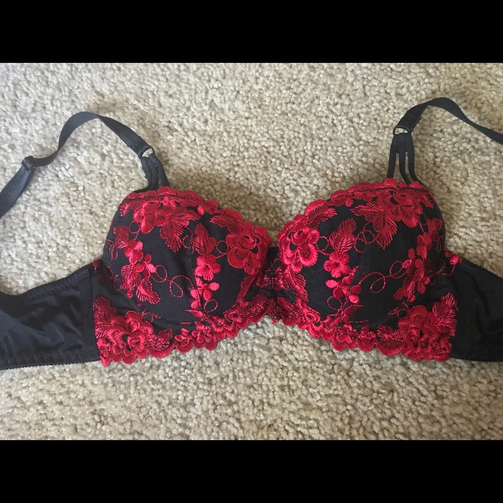 Frederick’s of Hollywood gel padded push-up bra