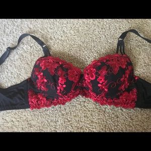 Frederick’s of Hollywood gel padded push-up bra