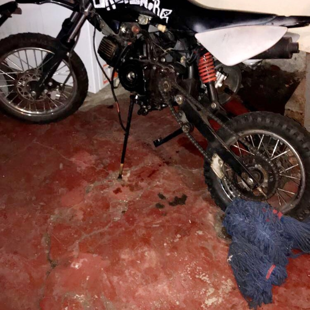 Dirt bike - Picture 2 of 3