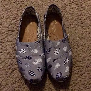 Raindrop pattern Toms