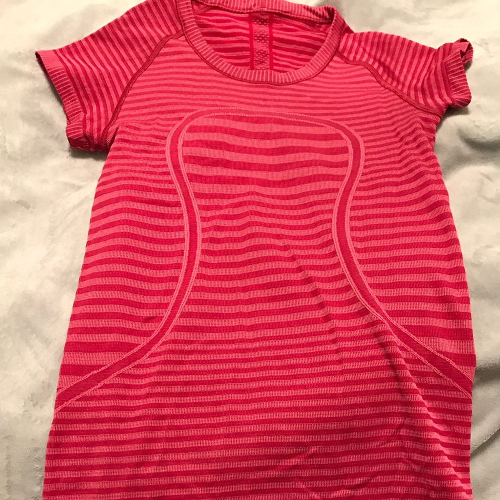 Lululemon Swiftly Short Sleeve size 4 pink EUC
