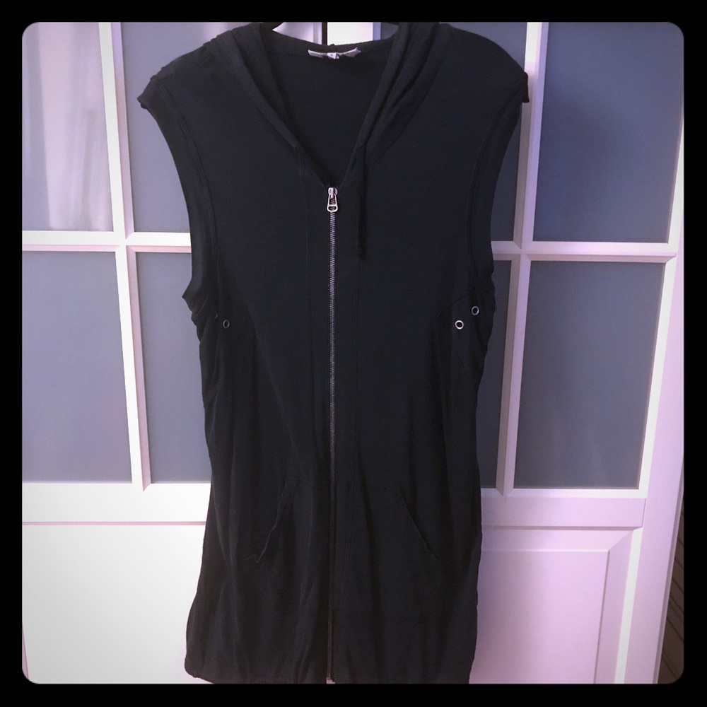Love by YaYa - vest/Sleeveless hoodie - EUC