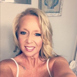 Meet your Posher, Cynthia