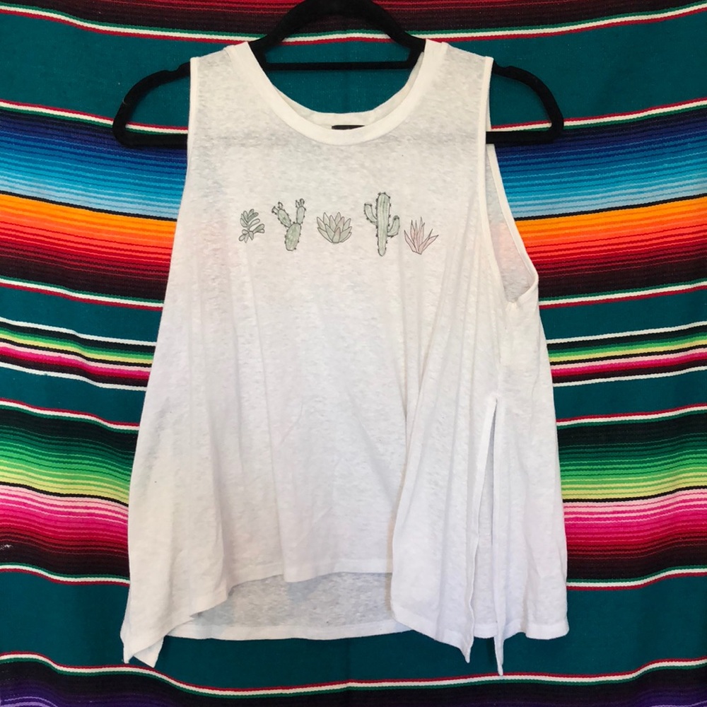Cactus tank with slits on sides