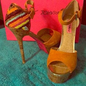 Betsy Johnson “Izabell” platform stilettos 8.5