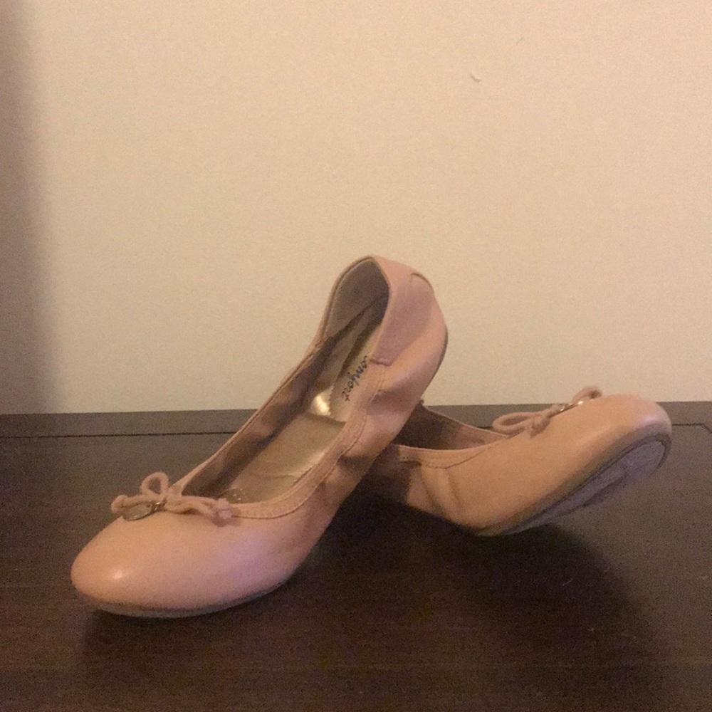 Nude Flats
