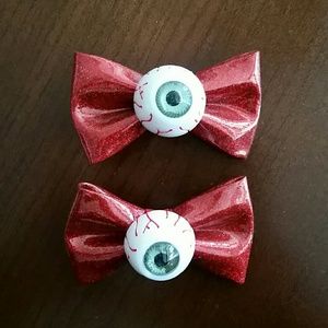 Eyeball hair bows