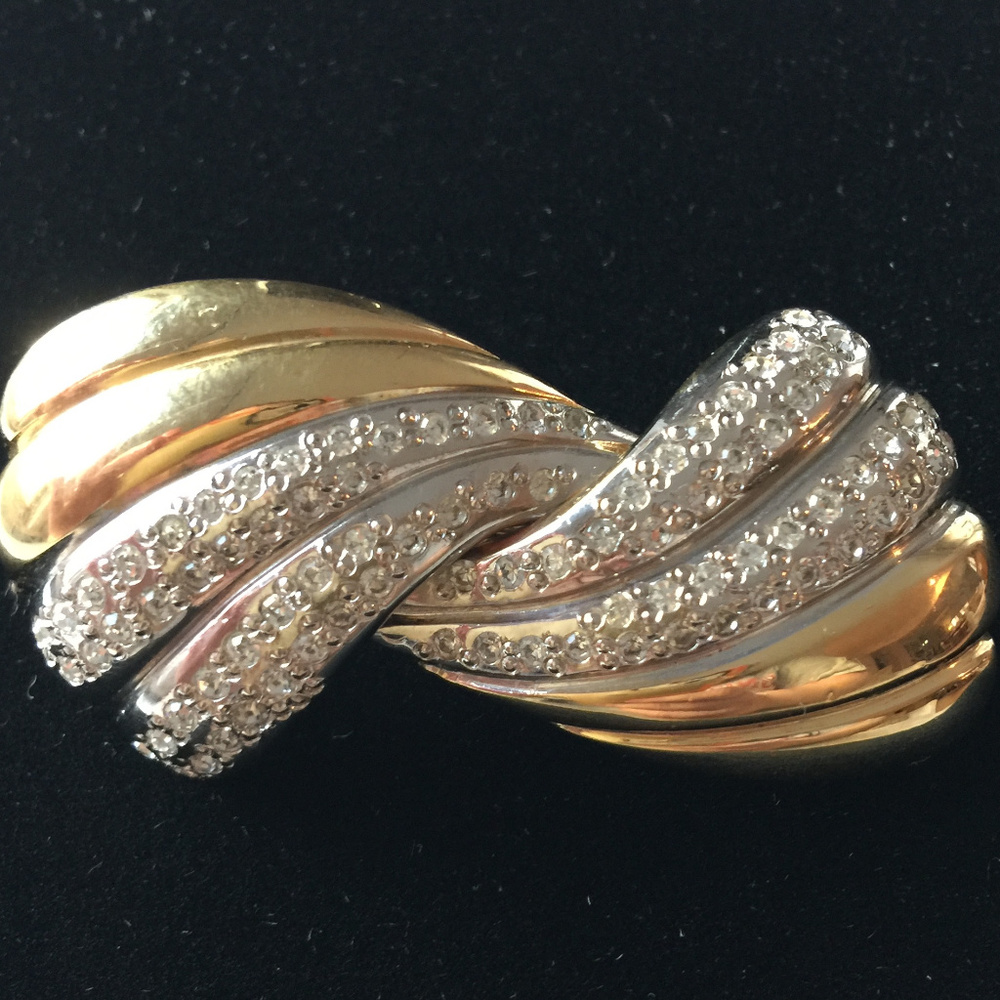 '90s Vintage Gold & Rhinestone Ribbon Twist Pin