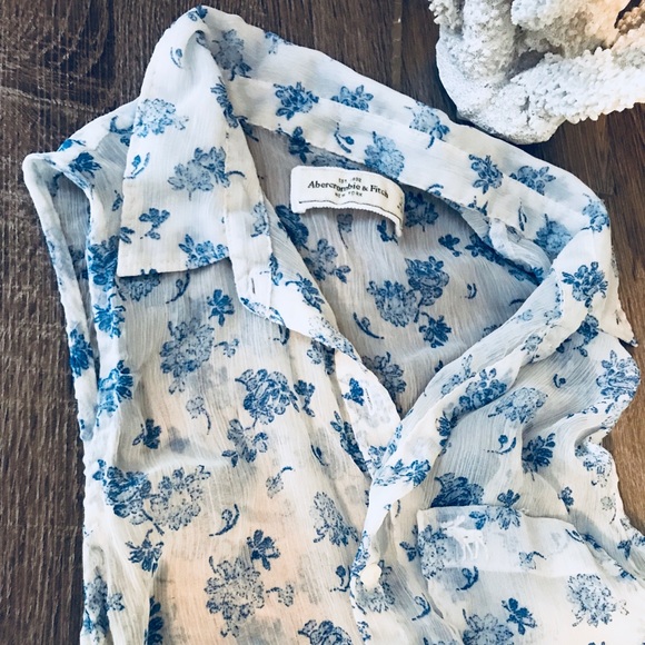 Abercrombie & Fitch| floral see-through blouse - Picture 1 of 2