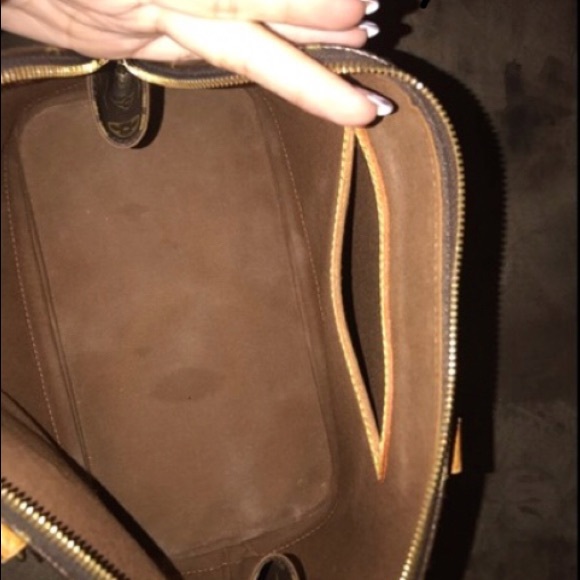 Louis Vuitton Alma - Picture 3 of 8