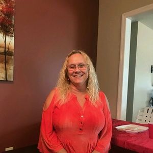 Meet your Posher, Sandi