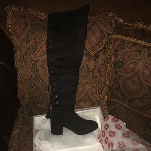 Black tie Boots