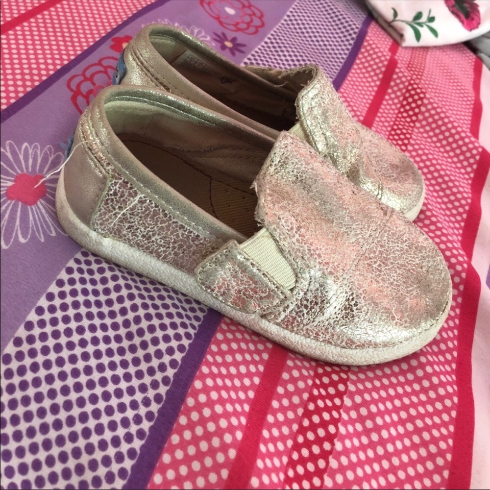 Toddler toms size 8