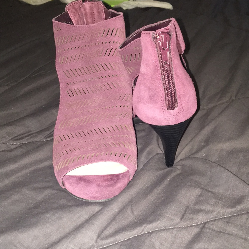 Beautiful plum INC heels rare to find
