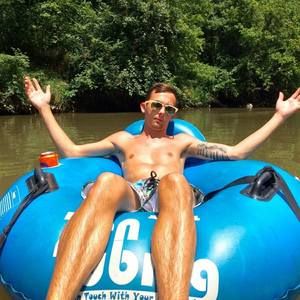 Meet your Posher, Chase