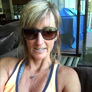 Meet your Posher, Lori