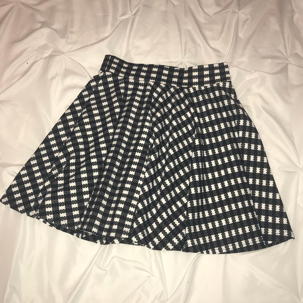 Skirt - Picture 1 of 2