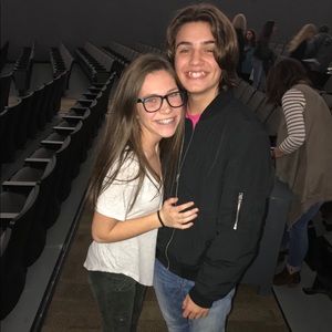 Meet your Posher, Max