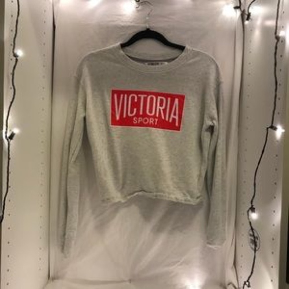 ON SALE // Victoria Sport Cropped Long Sleeve