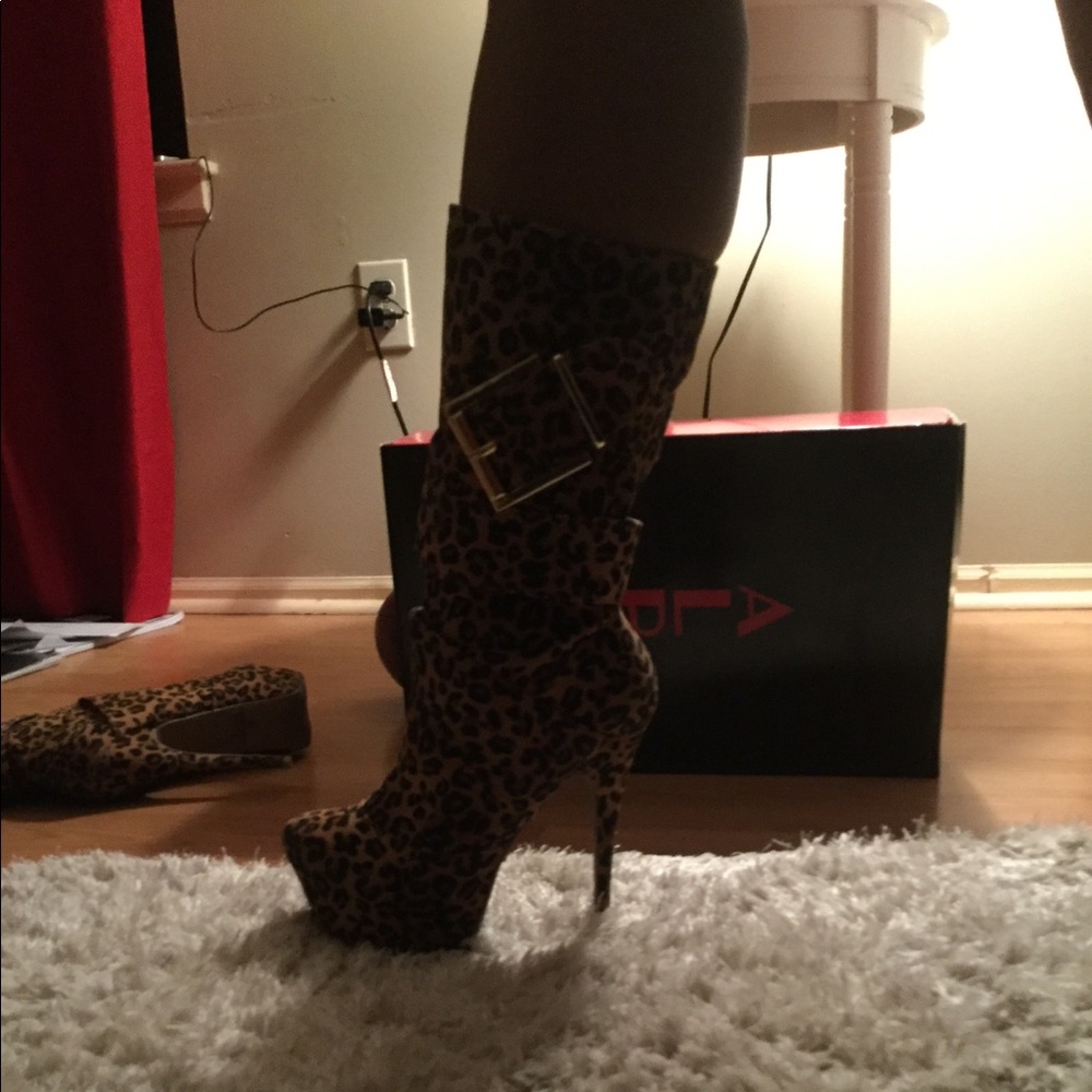 leopard print Boots by Alba - Picture 2 of 4