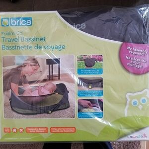 Travel bassinet