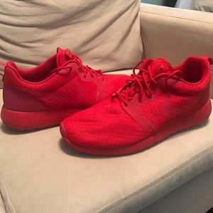 Nike Roshe Run LE RED