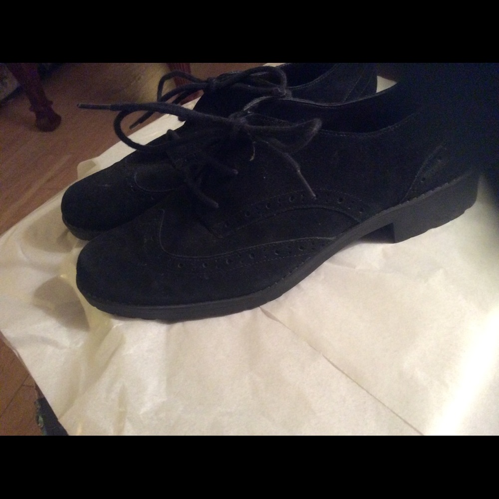 6.5 AK Anne Klein iFlex Black Suede Shoes
