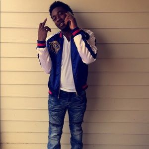 Meet your Posher, Deonta