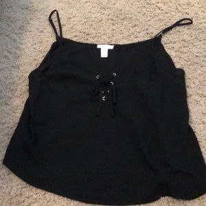 Tilly’s front tie tank